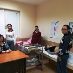 teodora evtimova sas studentkite vtori kursmelin, meliz i svetlana v kabineta za zhenska konsultatsia