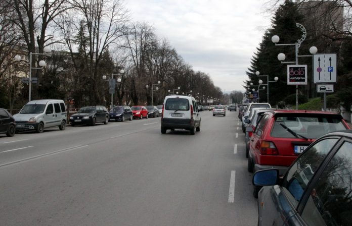 славянски