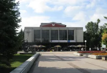 За 19-ти път се вдига вълшебната завеса в Търговище