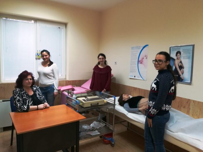 dots. teodora evtimova sas studentkite vtori kurs