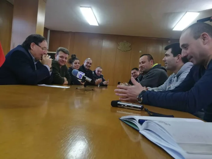 кмет протестиращи