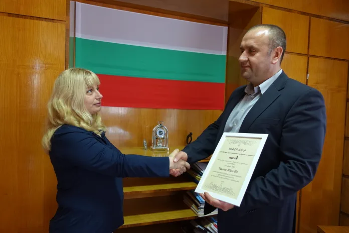 И. Николов - Панова