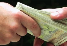 Мним „служител“ на ВиК отмъкна 700 лева от дома на възрастно семейство