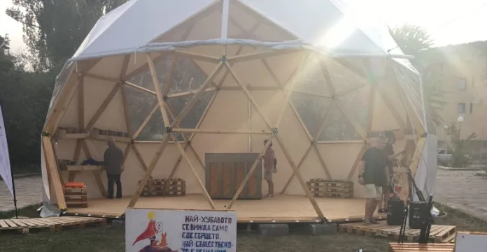 mladejkasfera