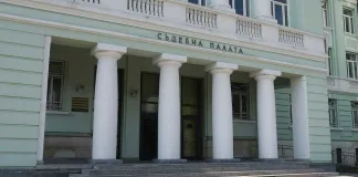 Съдът отлага за 14 дни делата в открити заседания и ограничава достъпа на граждани и адвокати