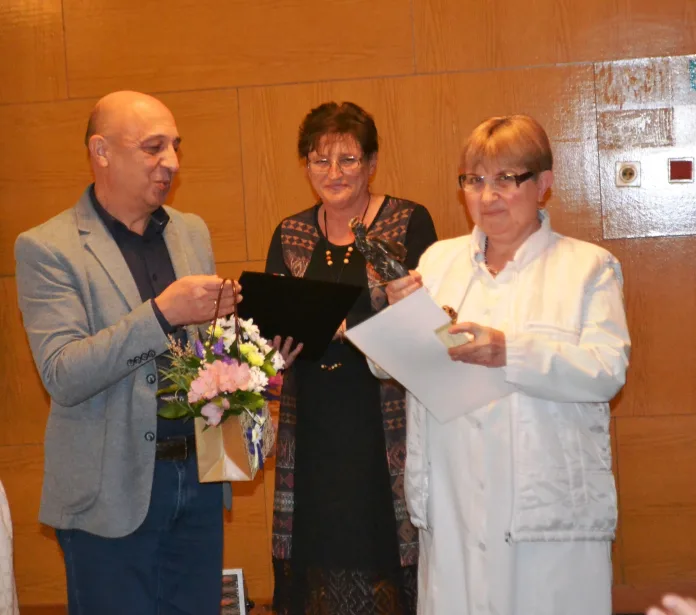 d-r haralanova s otlichieto
