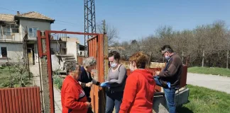 140 семейства в търговищко село получиха храни от първа необходимост