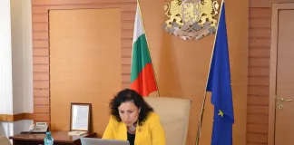 Над 420 000 деца ще получат продукти по схемите „Училищен плод“ и „Училищно мляко“ в домовете си