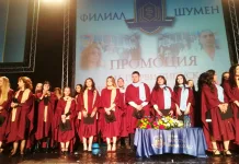 Поклон пред медицинските сестри! Днес те трябва да празнуват, но остават на първата линия