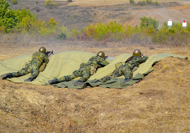 военни
