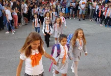 Учебната година няма да се удължава, утре започват матурите
