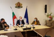 Ограниченията в Шумен: Затварят Сити център и магазин на „Славянски“