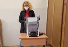 Трябва ли да се отразява машинното гласуване в избирателния списък? Според ЦИК не е задължително