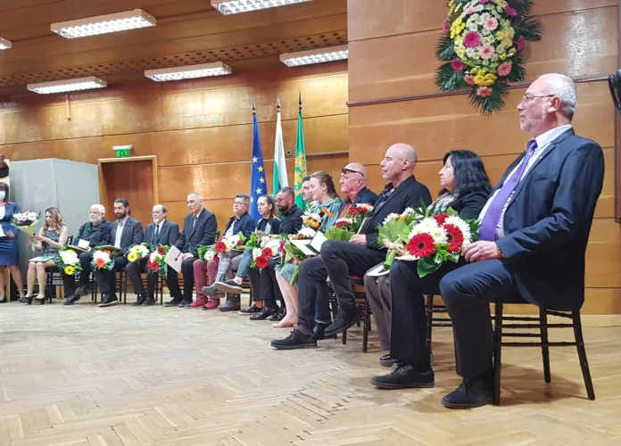 Награди изкуство и култура
