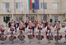 Ансамбъл „Мизия“ с концерт в обновения парк „Роден кът“