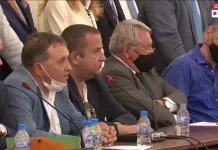 Илчовски говори отново за кражбите, корупцията, насилието и златните кюлчета, въпреки опитите на ГЕРБ да го заглушат