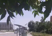 Плакати на Божков по пътя на Борисов. Общински инспектор сигнализира РИК за нерегламентирана агитация