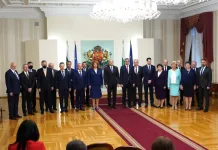 Само три смени в новия служебен кабинет
