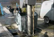 Година и 4 месеца след фекалното езеро станцията край Дивдядово продължава да бълва мръсни води