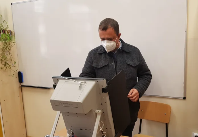 Иван Иванов
