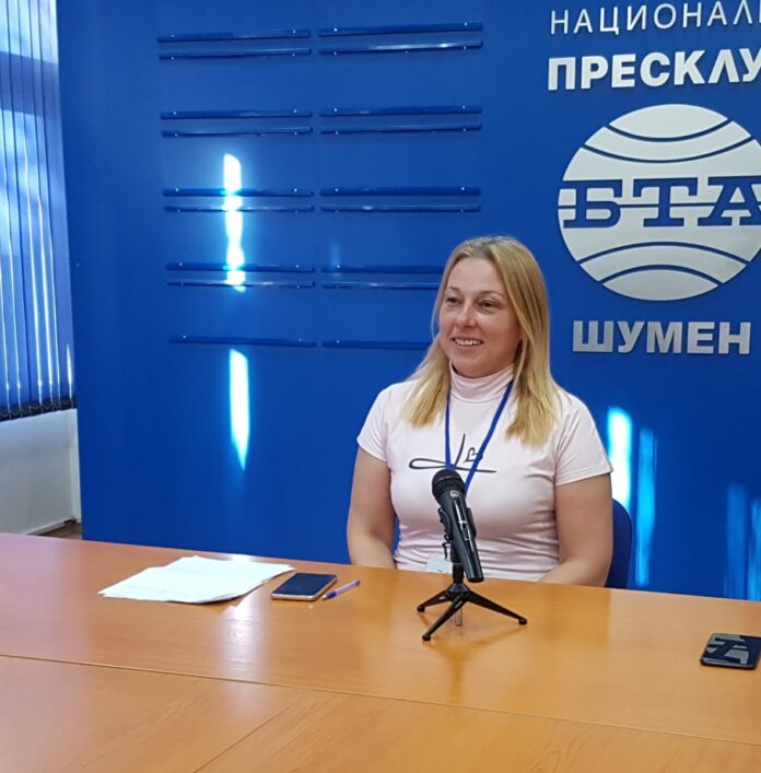 Мариела Великова