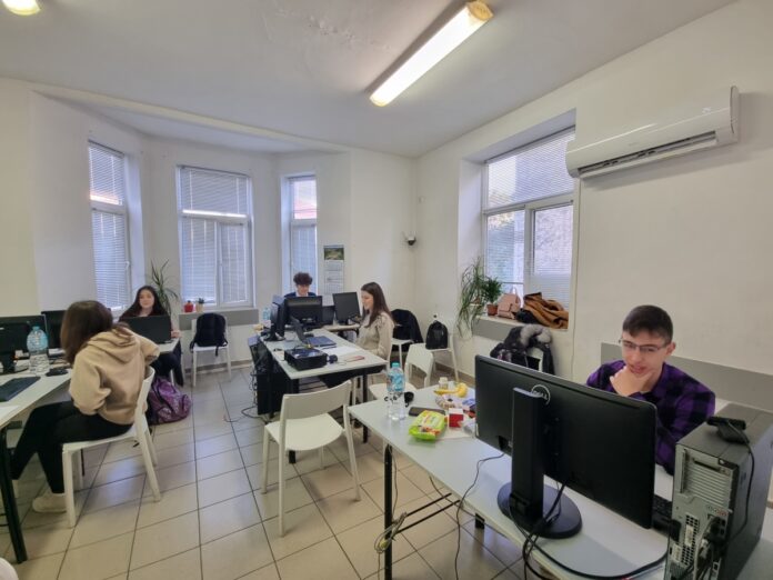 Турнир по информатика