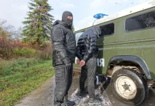Арест за рецидивисти с наркотици и пистолети