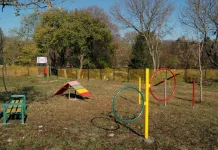Нова площадка за разходка на кучета в Търговище