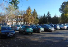Затварят паркинга зад библиотеката за ремонт