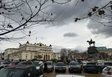 Парламентът наложи мораториум върху поскъпването на тока, водата и парното
