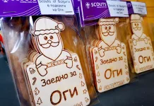 Децата с добри сърца: Малките скаути изработиха сувенири за болно момче