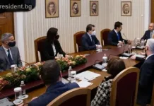 Президентът връчва днес мандата на Кирил Петков, правителството ще се гласува в понеделник