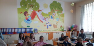 МОН: Ако няма нова епидемична вълна, учебната година ще завърши присъствено