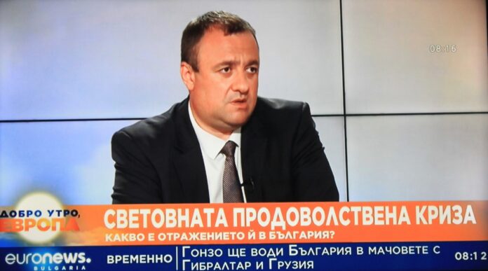 Иван Иванов