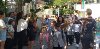 Учебната година започна: Първият звънец удари за 8190 ученици от община Шумен