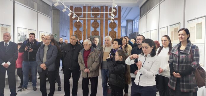 Шуменци и гости от страната на откриването на фотоизложбата