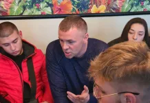 Млади шуменци разговаряха на кафе с Ицо Хазарта