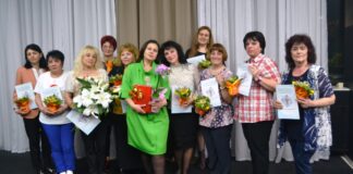 Отличиха медицински сестри и акушерки