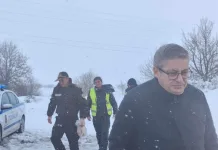 Мобилизират допълнителни екипи от полицията и пожарната