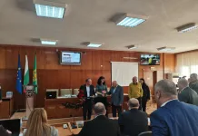 Наградиха медиците от Гастроентерологичното отделение на КОЦ /допълнено/