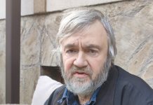 Теди Москов: Политиците, които се ругаят в парламента, не са ми любопитни