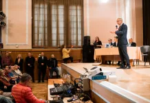 Николай Денков от Шумен: За 10 месеца с общините тук подписахме 21 проекта за 27,3 млн. лв., а ГЕРБ за 4 г. даде 2.1 млн. лв. за 5 проекта