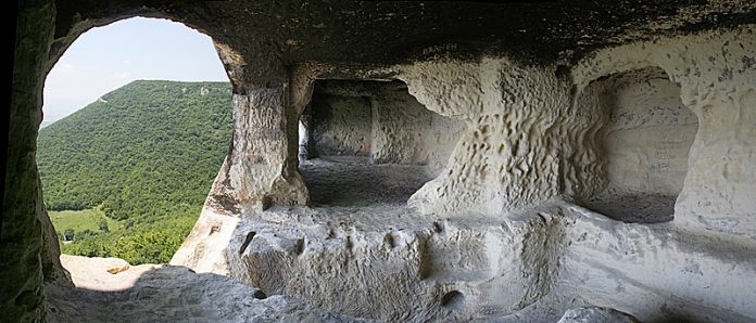 manastirHanKrum