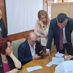 sesiqKomisiq