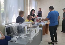 В Никола Козлево и Венец масово гласуват с хартиени бюлетини