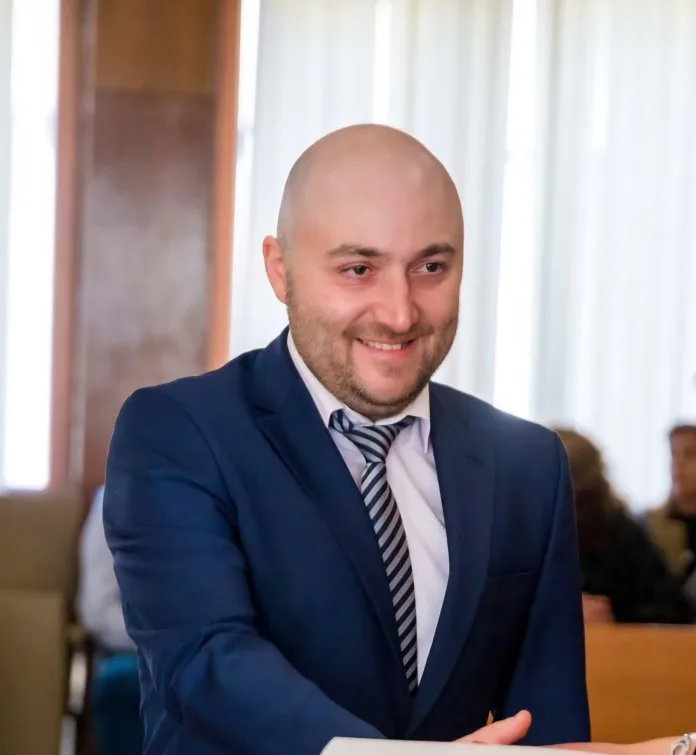 Александър Денев