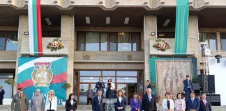Десети ден кметът мълчи какъв „Ключ на Шумен“ е връчил на президента