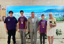 Златните момчета на Шумен: Медалисти-информатици на среща с кметския екип