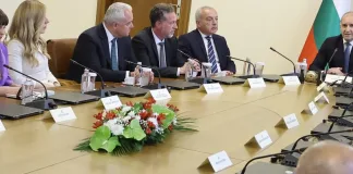 550 000 социално слаби ще получат еднократно по 50 евро заради скъпите горива