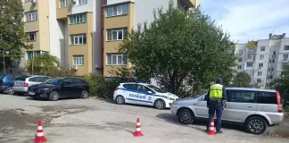 Задържаха двама, обявени за издирване